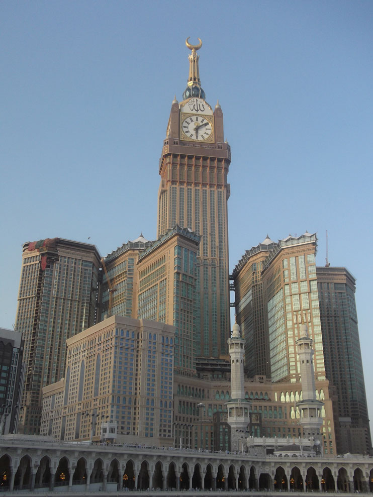 Makkah Royal Clock Tower con el hotel más alto del mundo Abraj al Bait